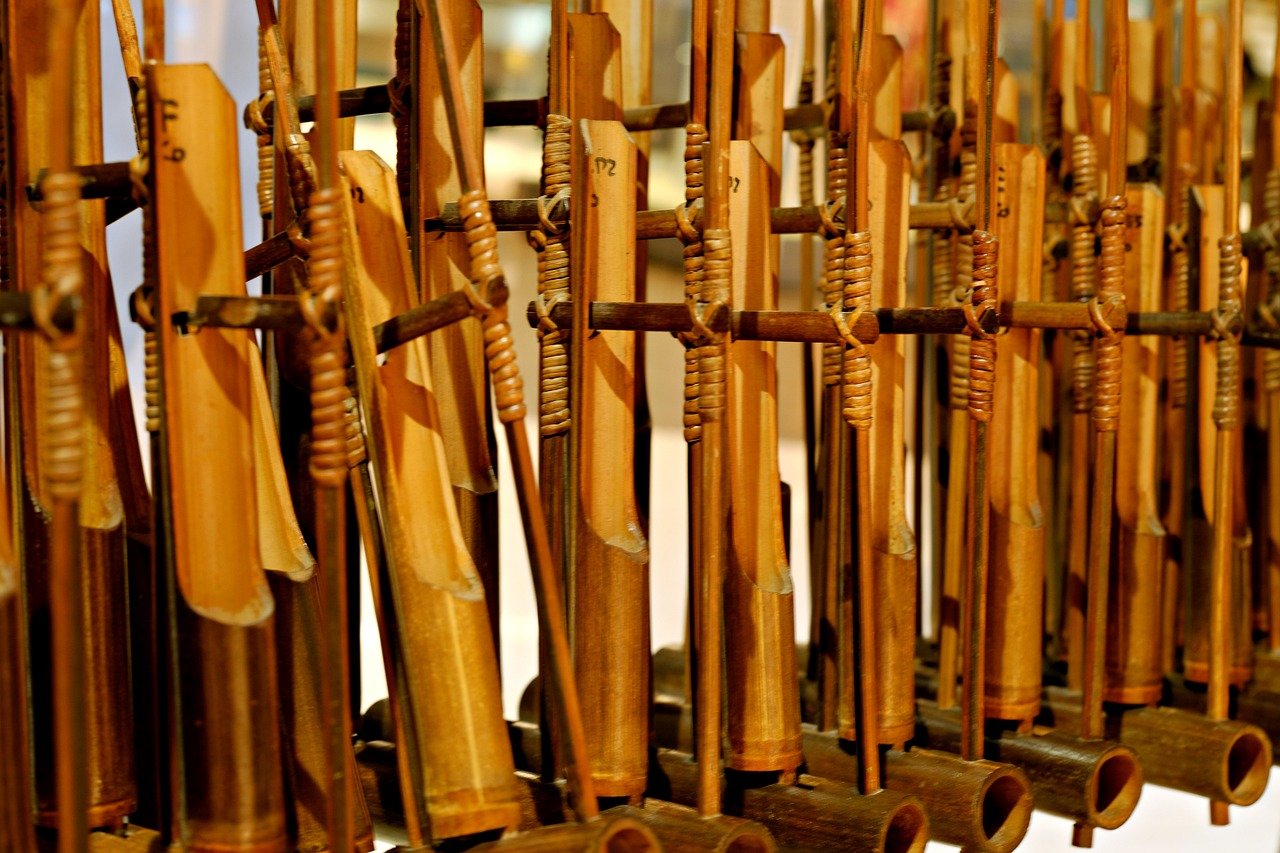 Rahasia Dibalik Angklung: Dari Bambu Jadi Musik Merdu!